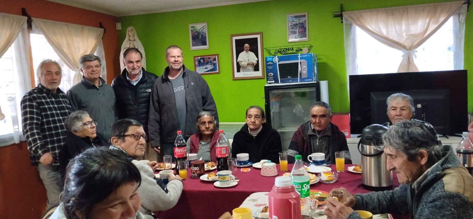 Una tarde con nuestros adultos mayores del comedor San José junto a COPEC
