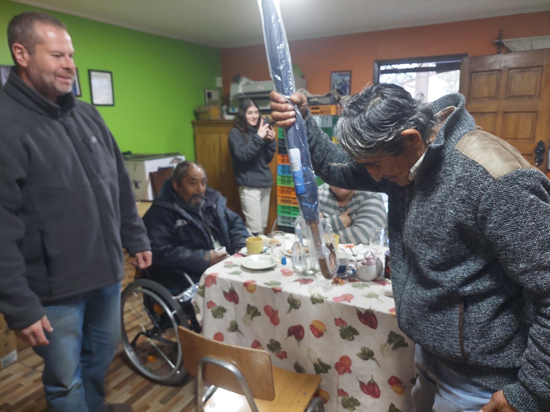 Una tarde con nuestros adultos mayores del comedor San José junto a COPEC